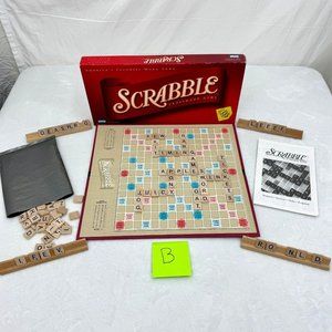 Scrabble Crossword Board Game 2001 Parker Brothers 100% Complete (B)